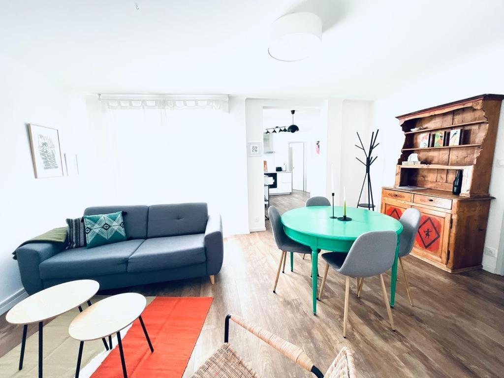 Au Perron Avec Garage Et Balcon A Ribeauville Bagian luar foto